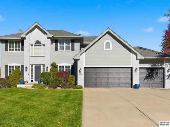 17744 Dorcas Cir, Omaha, NE 68130
