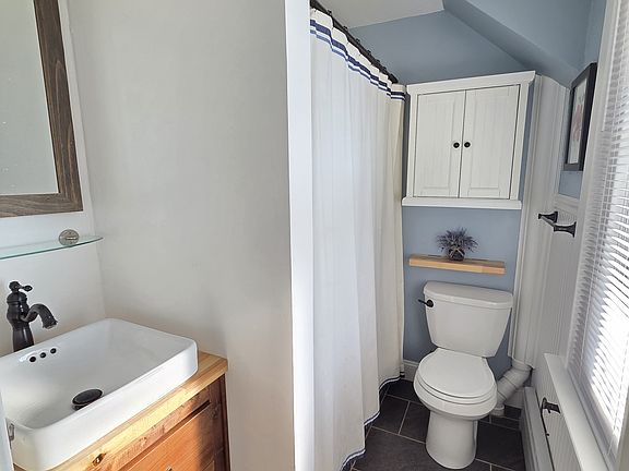 5th image of 1022 New Jersey Ave #1