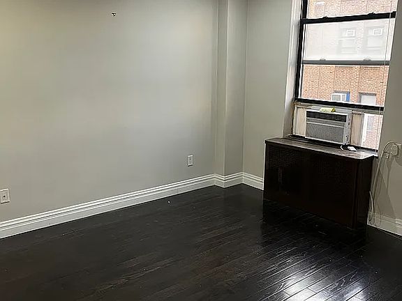 4th image of 250 W 100th St #617