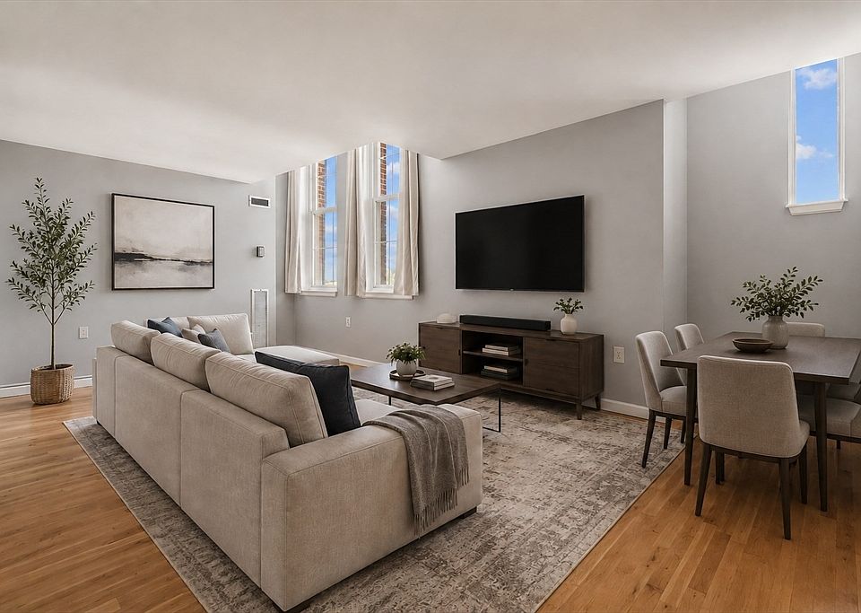 1st image of 20-30 Daniels St #321