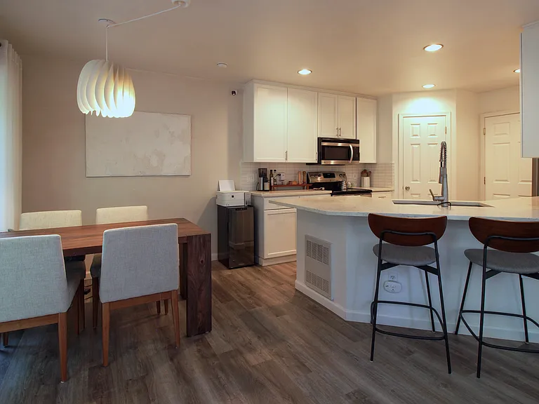 561 Elma Ave NE — Photo 14