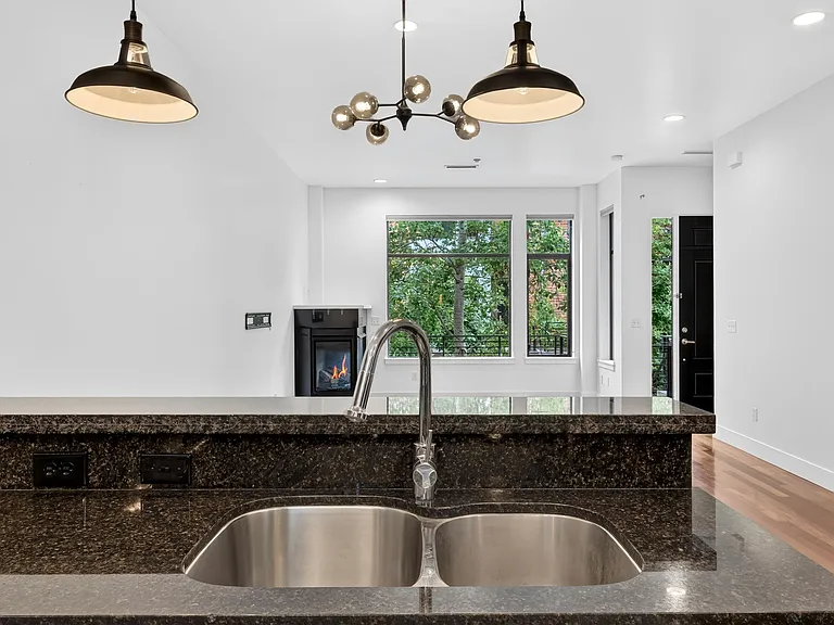 1690 NW Riverscape St — Photo 18