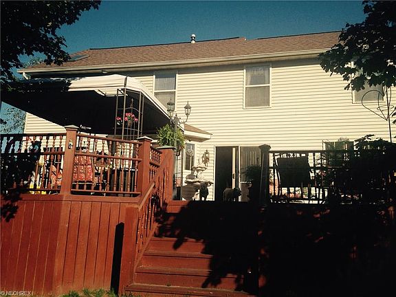 3rd image of 2255 Canterbury Cir