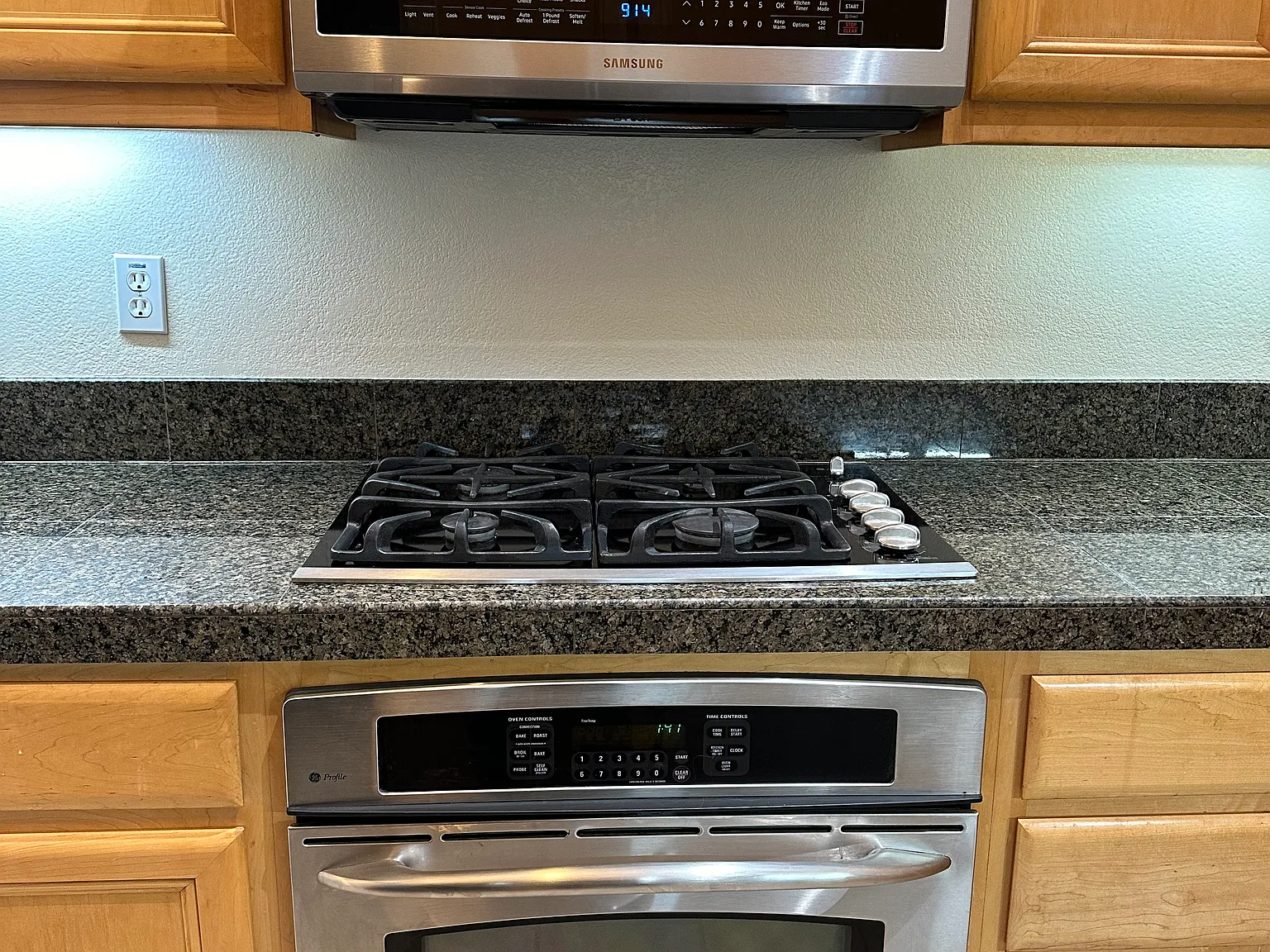 3 bed, 2.5 bath, 1258 sqft, $3,600 — Photo 3
