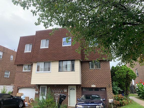 4th image of 11715 W Centennial Sq