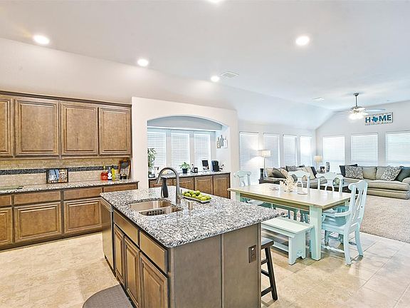 5th image of 3407 Chadbourne Dr