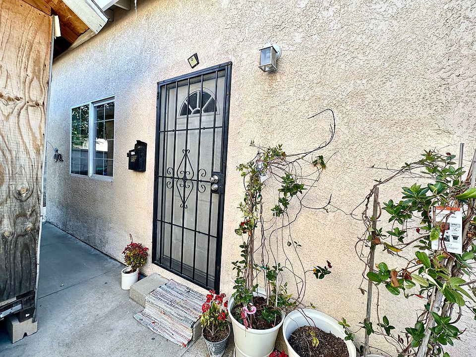 1st image of 6634 1/2 Camellia Ave #1/2