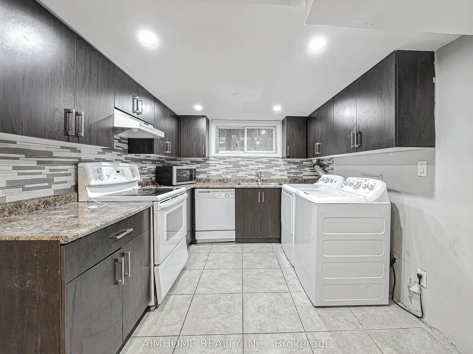 2 bed, $1,900 — Photo 2