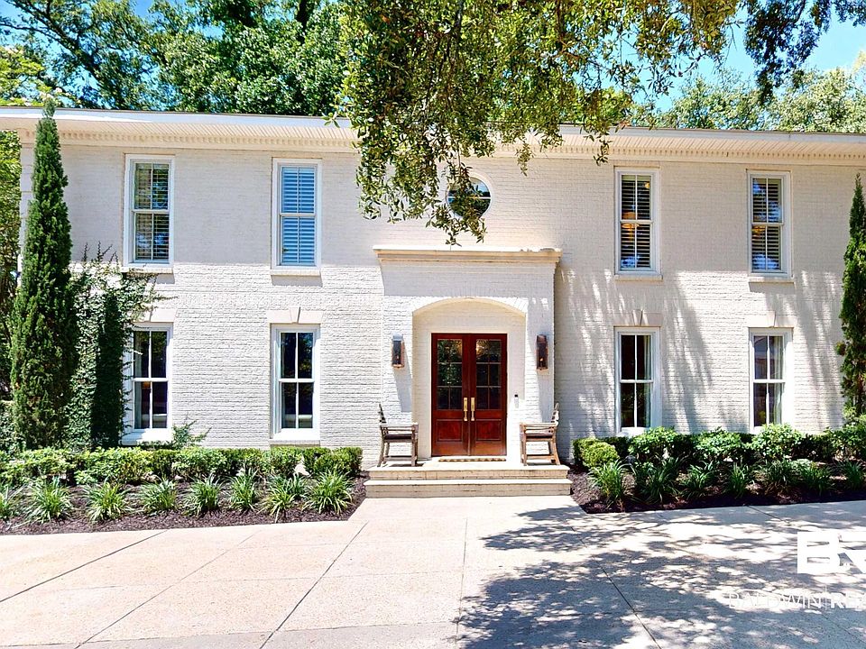 1st image of 121 Eaton Sq