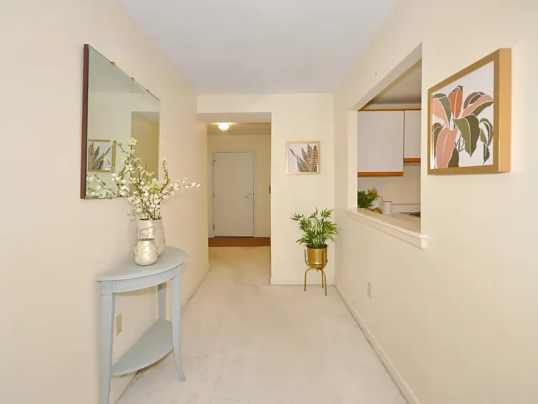 1 Watermill Pl #306 — Photo 14