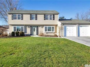 24 Tulip Grove Dr, Lake Grove, NY 11755