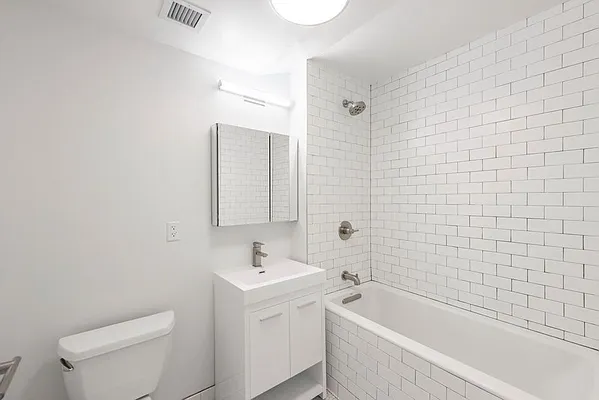 Rented by Nest Seekers International | media 18