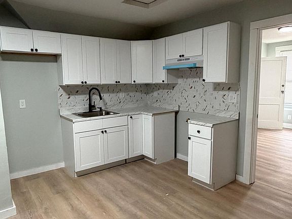 4th image of 145 Starr St