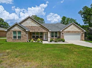 604 Ambassador St, Denison, TX 75020