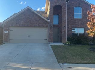 9025 Bronze Meadow Dr, Fort Worth, TX 76131