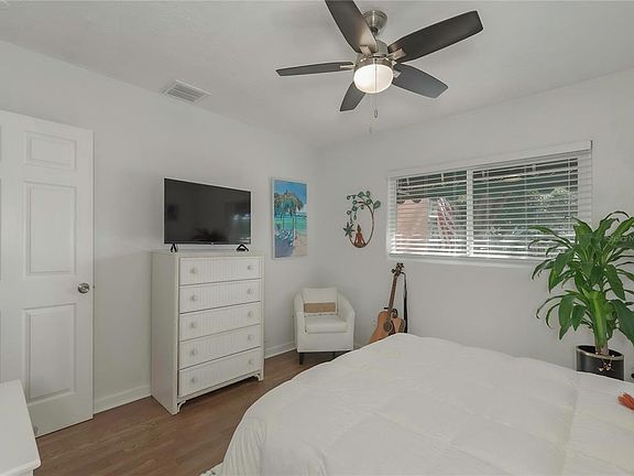 5th image of 1014 Osage St #A