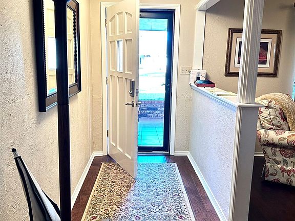 4th image of 3120 Woodside Dr