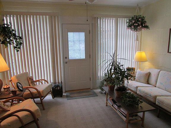 4th image of 1 Zeeland Dr