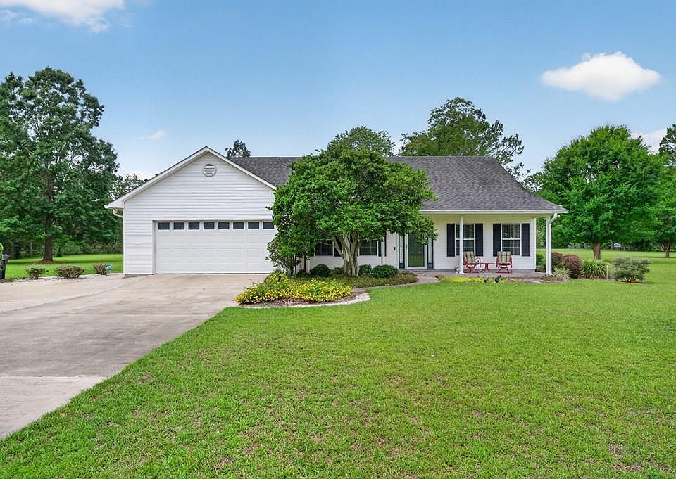 1st image of 674 Forest Hills Dr