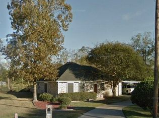 7215 Pleasant Bend Dr, Beaumont, TX 77708