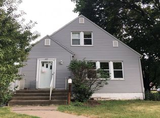 402 27th Ave, Moline, IL 61265