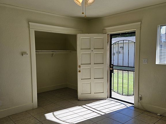4th image of 915 Tuolumne Blvd APT 1