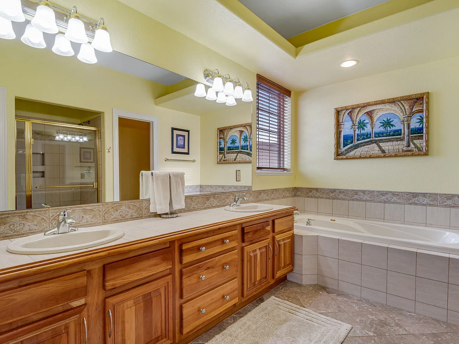 4 bed, 3.5 bath, 3350 sqft, $4,400 — Photo 4