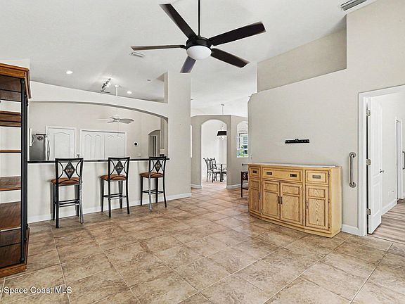 4th image of 3244 Lusitania Ln