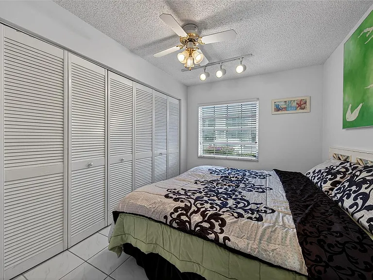 6253 Bay Club Dr #1 — Photo 30