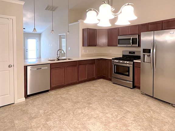3rd image of 3254 Maitland Dr