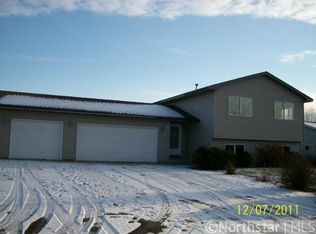 812 Haywood Dr, Howard Lake, MN 55349
