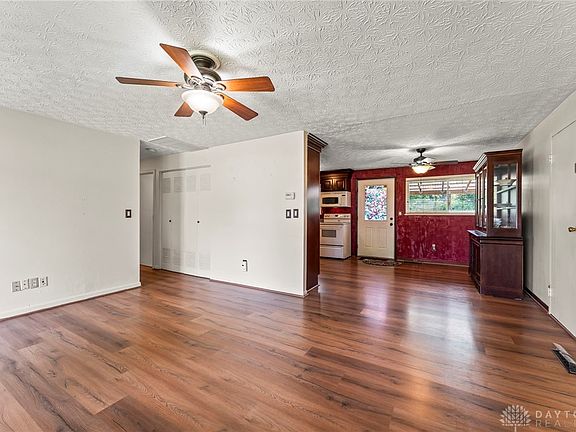 4th image of 5467 Mangold Dr