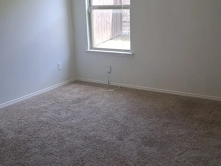1106 Nickel St — Photo 9