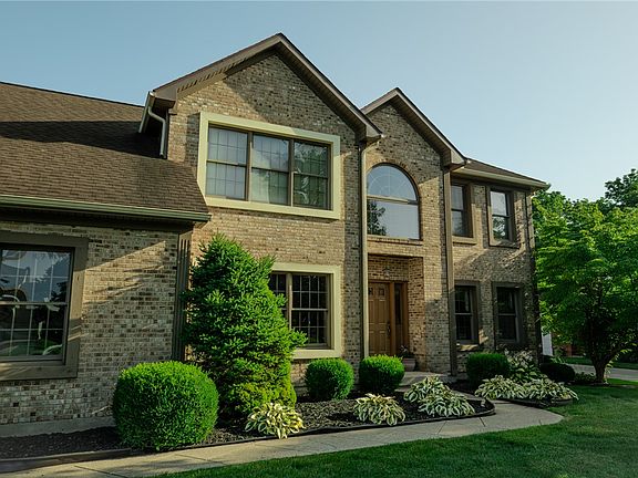 4th image of 2444 Luray Dr