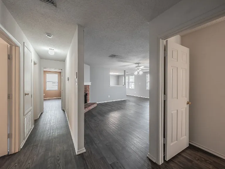 3327 Clydesdale Dr — Photo 16