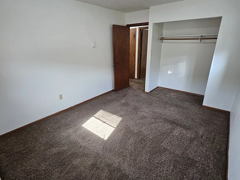 612 5th St E #104 — Photo 8