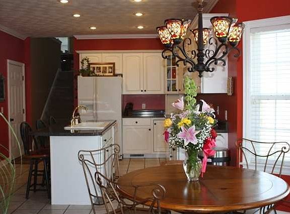 5th image of 290 Meadow Ct