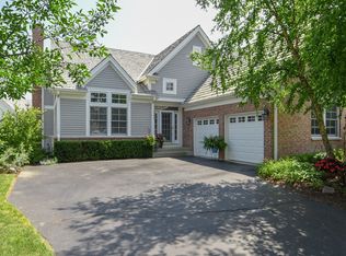 185 S Danbury Ct, Lake Forest, IL 60045