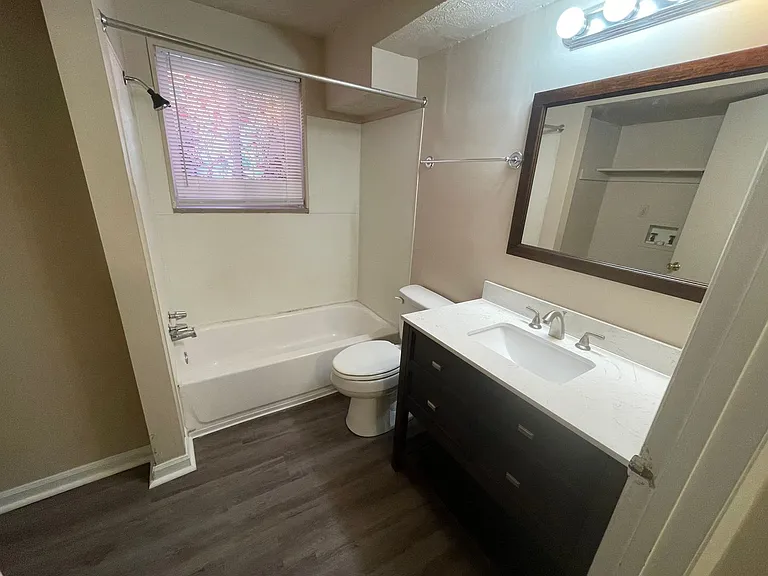60 - ADDISON APARTMENTS — Photo 13