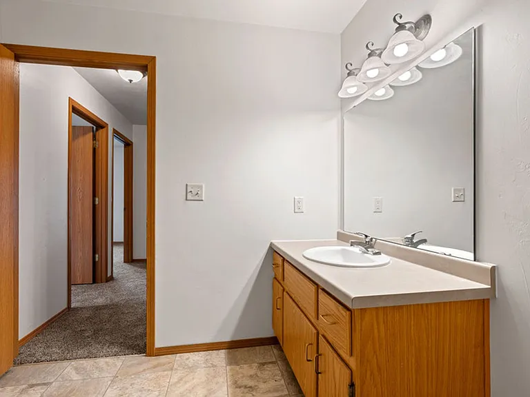 Gateway Estates Apartments — Photo 67