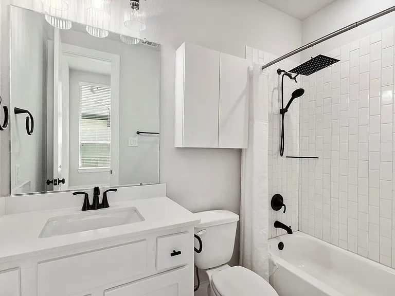 415 N Hillary Step Pl — Photo 31