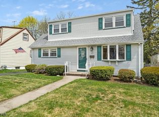 28 Long Hill Dr, Clifton, NJ