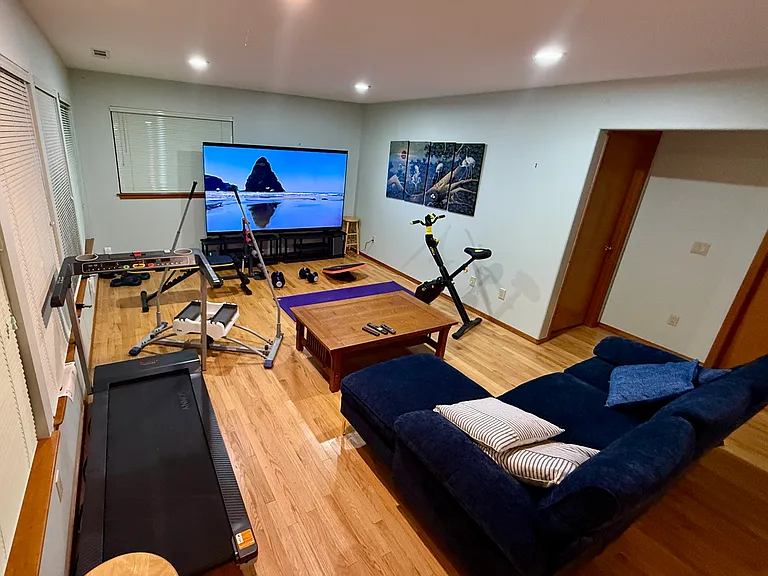 Fire up a first-person virtual reality ski track on the massive 100-inch 4K TV, step onto the Aeroski alpine simulator, and become totally immersed in the slopes right from your private home fitness clinic."