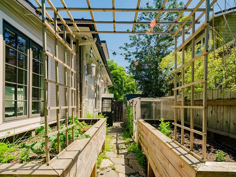 5233 NE 18th Ave — Photo 42