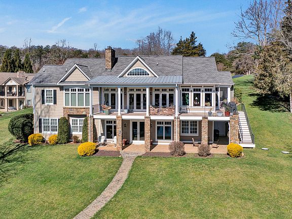 5th image of 216 Mountain Shore Dr