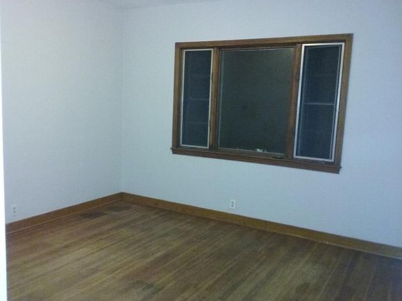 2nd image of 467 Potomac Ave #3