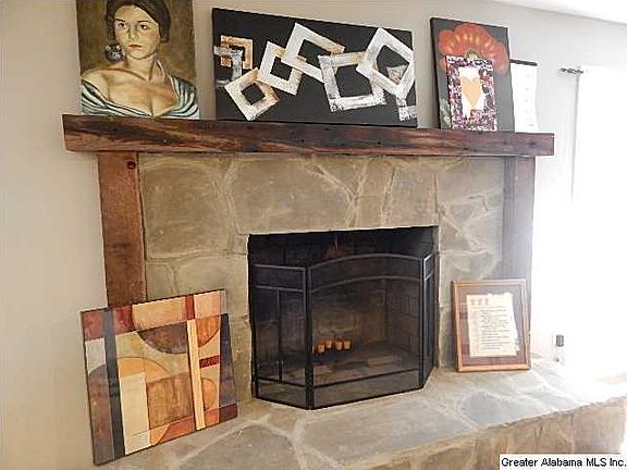 3rd image of 712 Donna Dr
