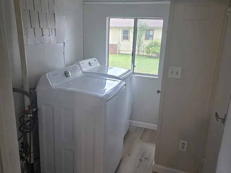 417 French Ave — Photo 14