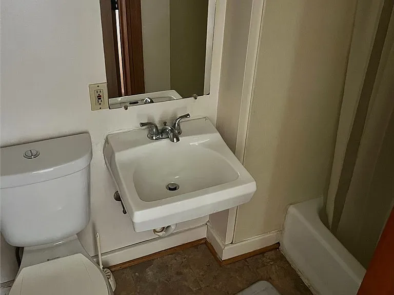 510 N Main St #13 — Photo 8