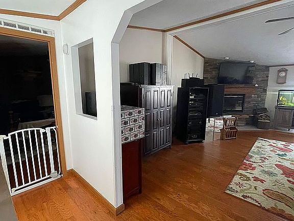 2nd image of 544 E Pondview Dr